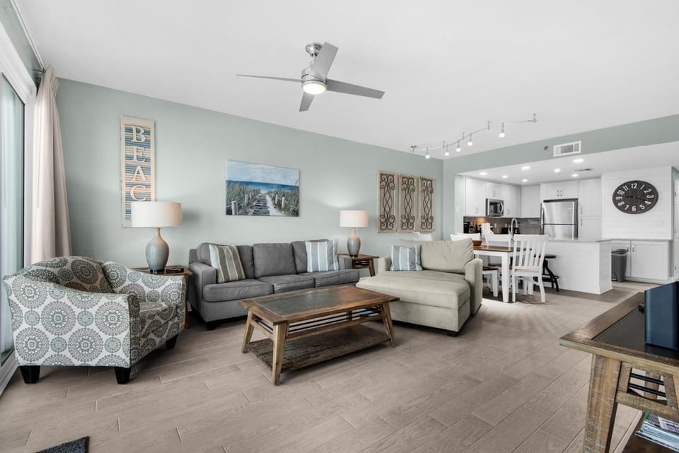 Oceanfront Condo 610 by Sterling Sands Apartment in Destin
