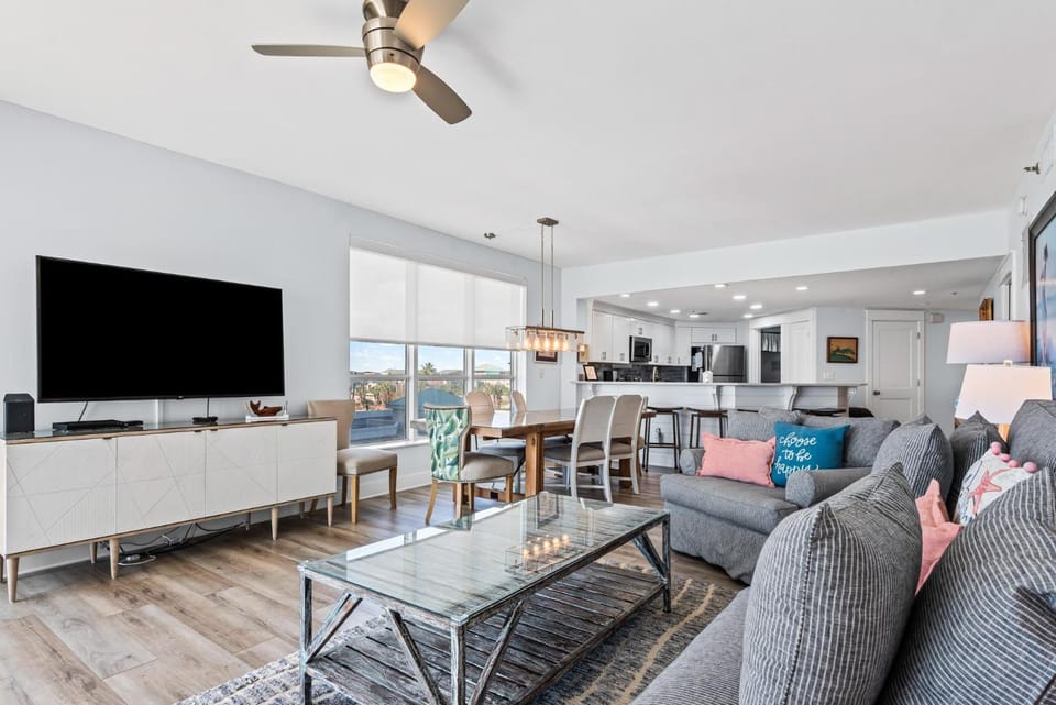 Oceanfront Condo 314 by Sterling Sands Apartment in Destin