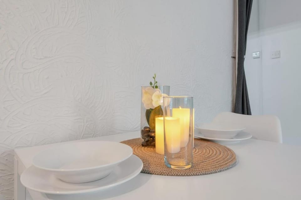1Bed Contractor & Pilot flat - Parking & FAST WiFi Apartment in South Derbyshire District
