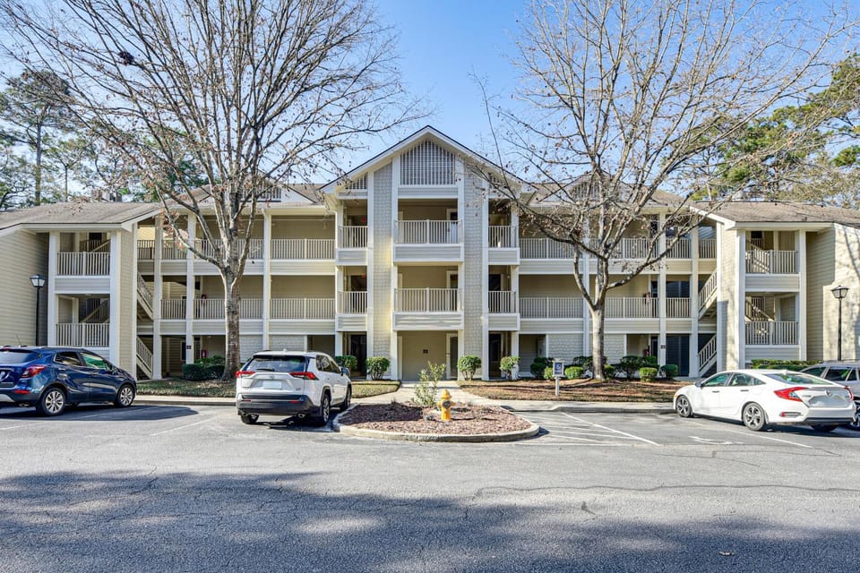 Family Friendly! Golf-Front Haven in Cherry Grove House in Little River