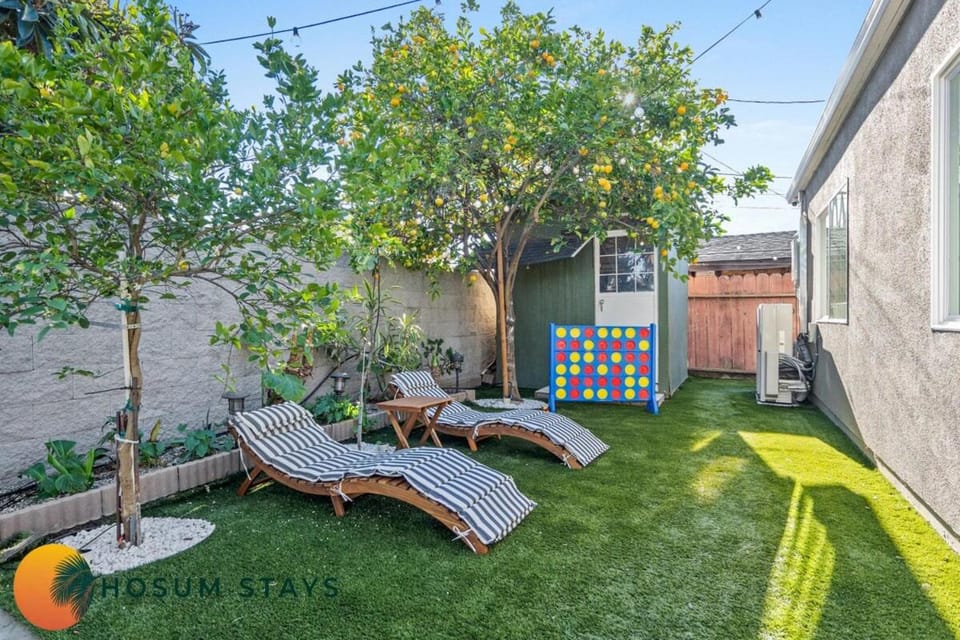 Nebula Ranch 3BR Houston Heights Pet Friendly Fire Pit Apartment in San Jose