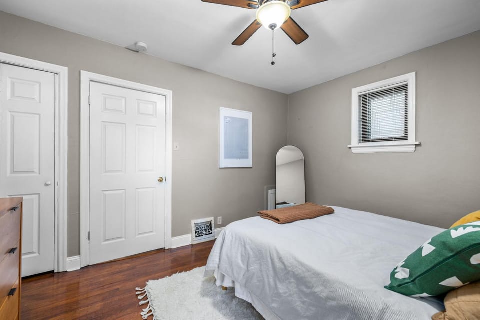 Cozy 1BD1BA in a Great Location for Extended Stay House in Clifton Heights