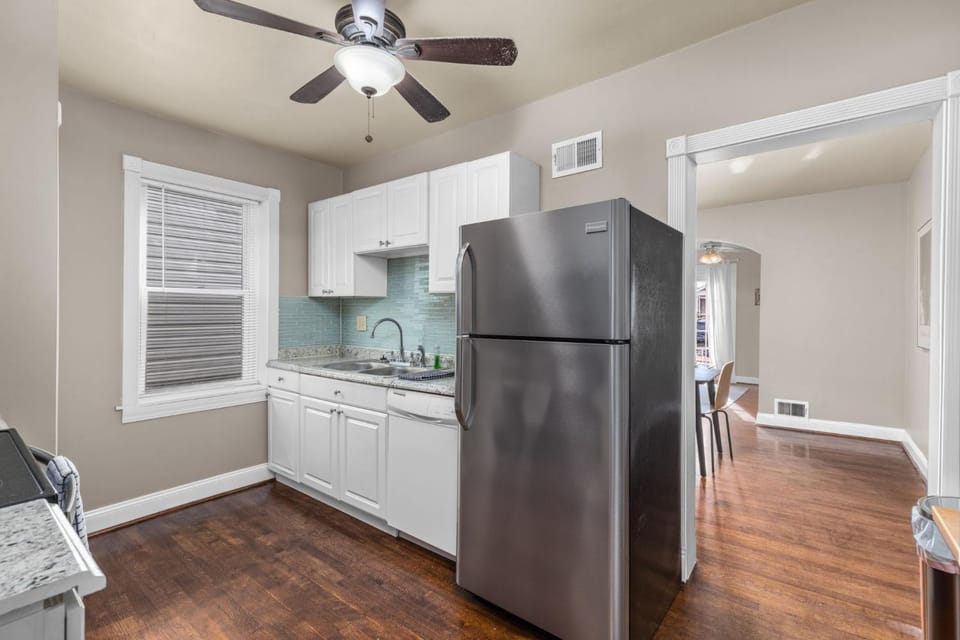 Cozy 1BD1BA in a Great Location for Extended Stay House in Clifton Heights