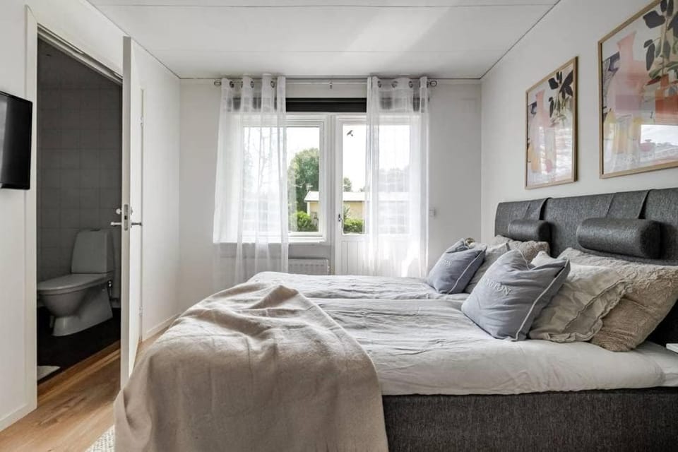 Liten stuga Tofta Gnisvärd för 6 people House in Gotland County, Sweden