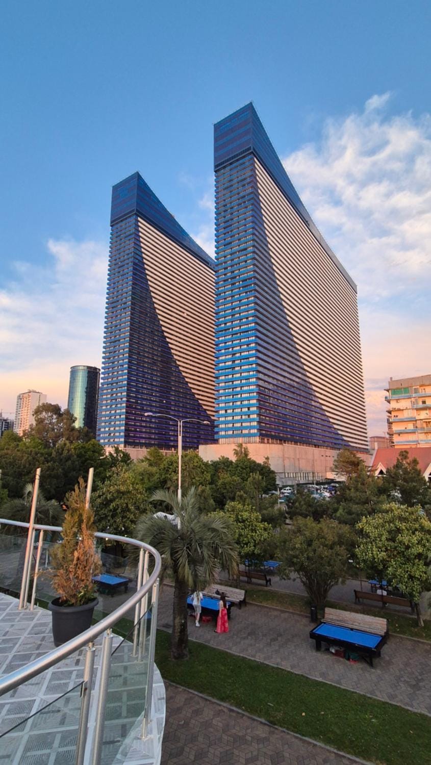 Property building, Day, City view