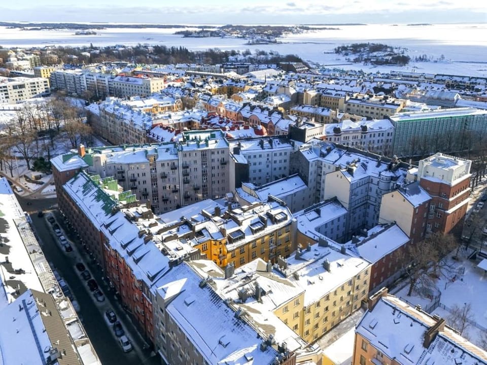 Quiet Courtyard in Design District 200m tram & bus Apartment in Helsinki