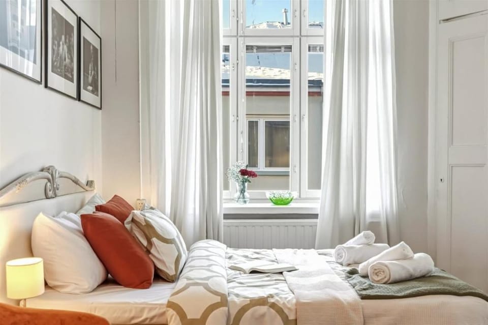 Quiet Courtyard in Design District 200m tram & bus Apartment in Helsinki