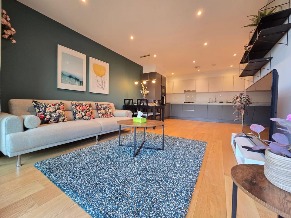 Kitchen or kitchenette, Living room, Seating area