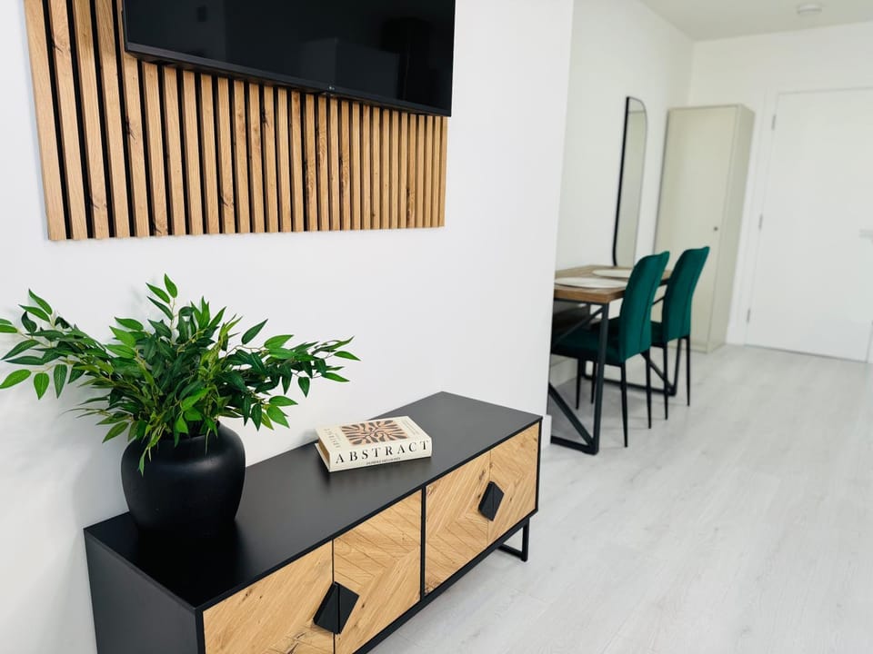 TV and multimedia, Dining area