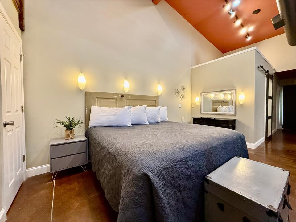 Bed, Bedroom