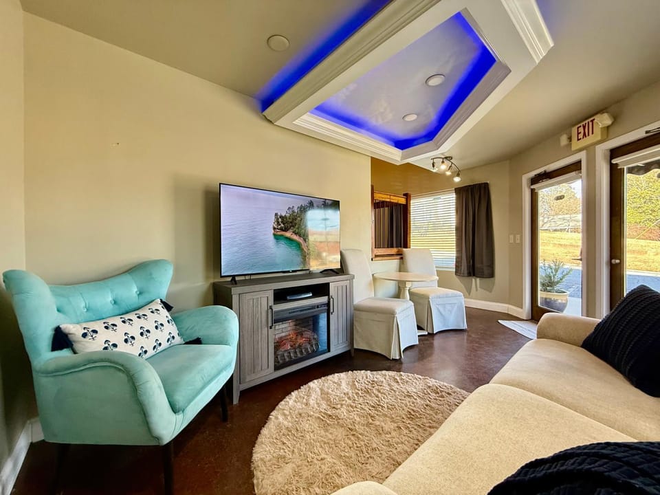 Facade/entrance, Living room