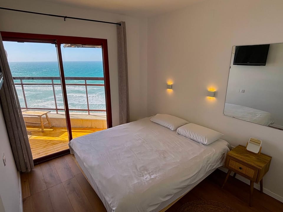 Bed, Bedroom, Sea view