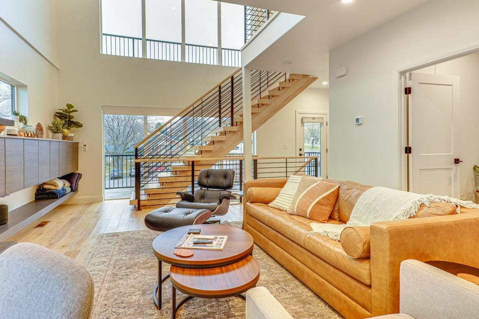 Hike, Ski & Explore SLC: Walkable Luxury Townhome House in Salt Lake City
