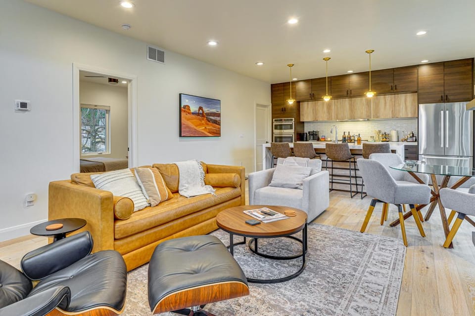 Hike, Ski & Explore SLC: Walkable Luxury Townhome House in Salt Lake City