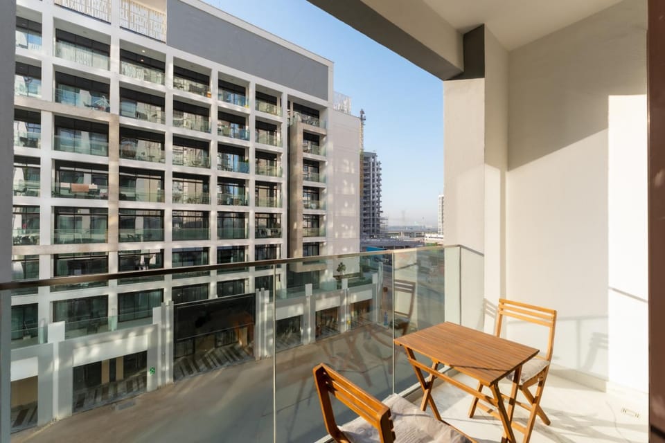 Stylish City Studio with Balcony View in Meydan Apartment in Dubai