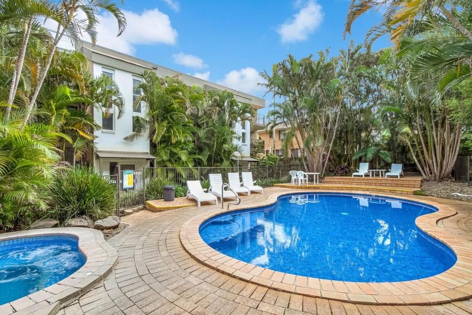 Hot Tub, Swimming pool