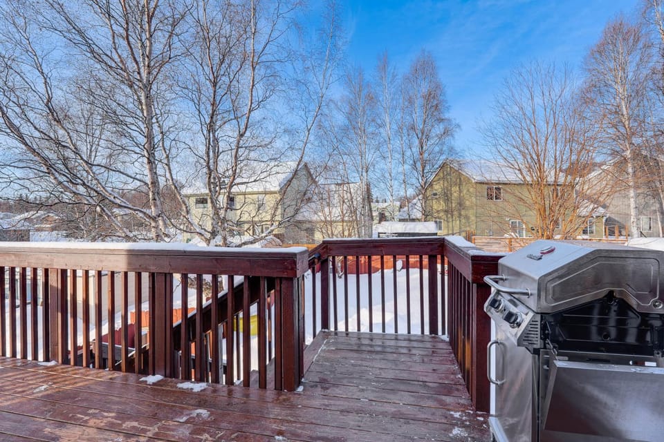 Hike, Bike & Ski! Cozy Anchorage Townhome House in Anchorage