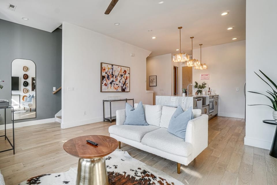 Pet-Friendly Nashville Townhome w/ Rooftop Deck! House in Nashville