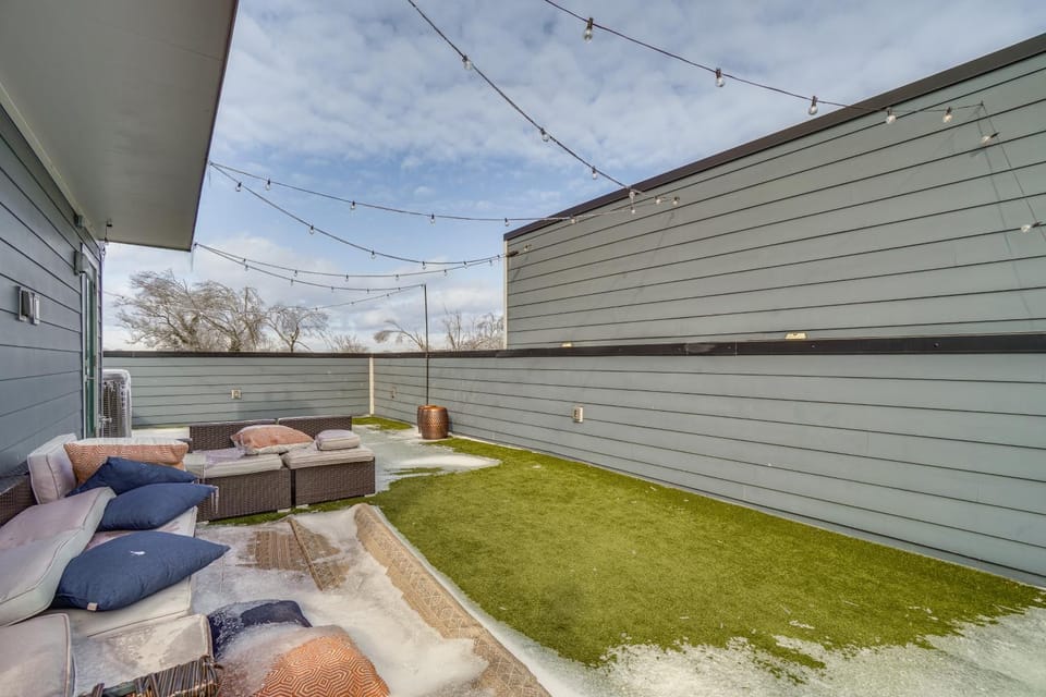 Pet-Friendly Nashville Townhome w/ Rooftop Deck! House in Nashville