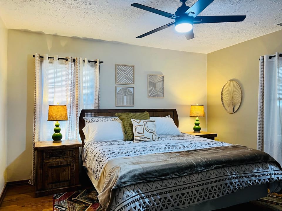 Bed, Photo of the whole room