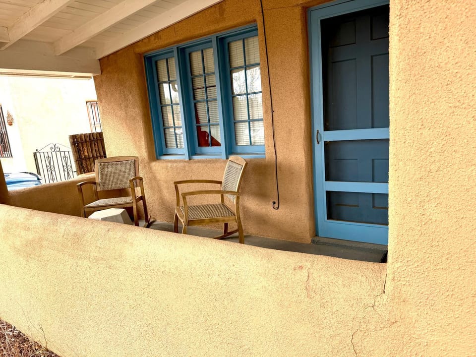 Property building, Balcony/Terrace, Seating area