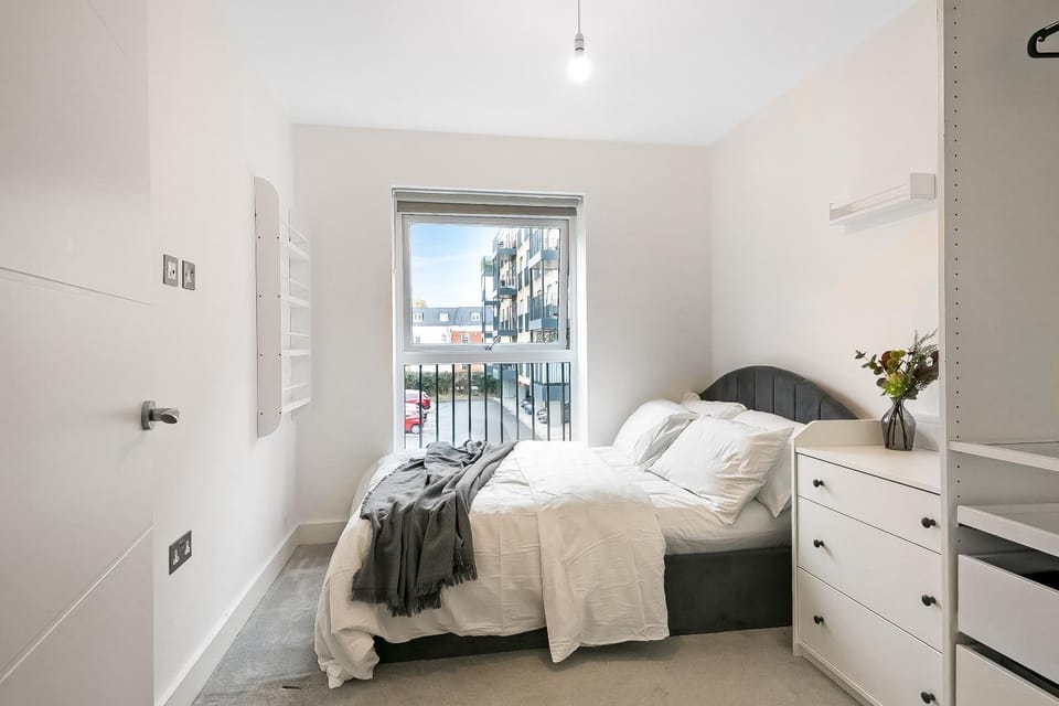 Luxurious 2 bed Flat in Greenhithe Apartment in Dartford