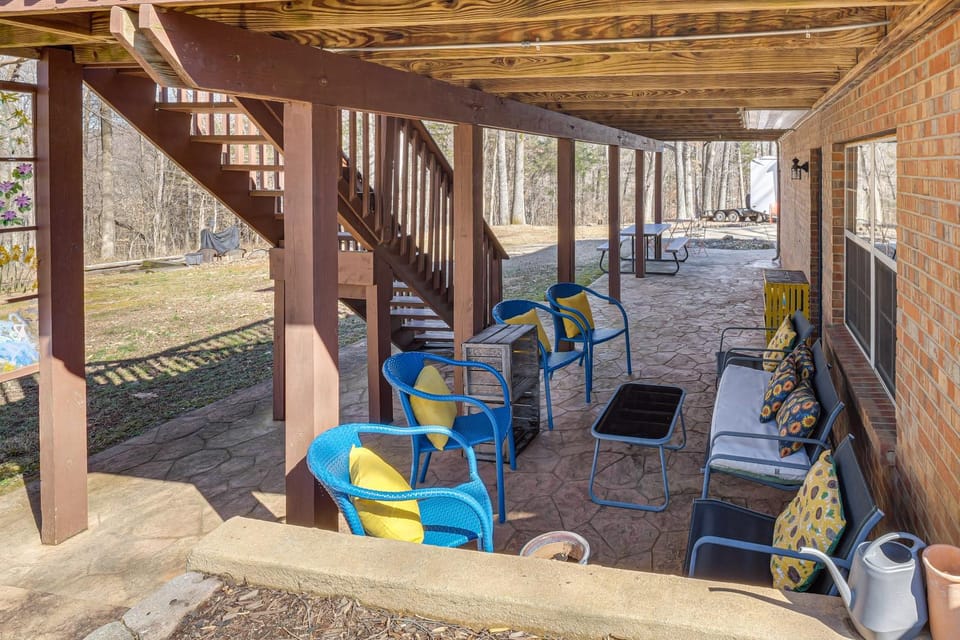 Private Patio! Studio 10 Mi to Dtwn Clarksville Apartment in Tennessee