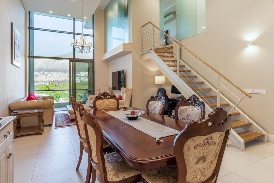V&A Waterfront Luxury by Nivar Apartment in Cape Town