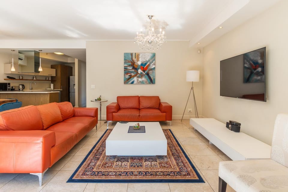 V&A Waterfront Luxury by Nivar Apartment in Cape Town