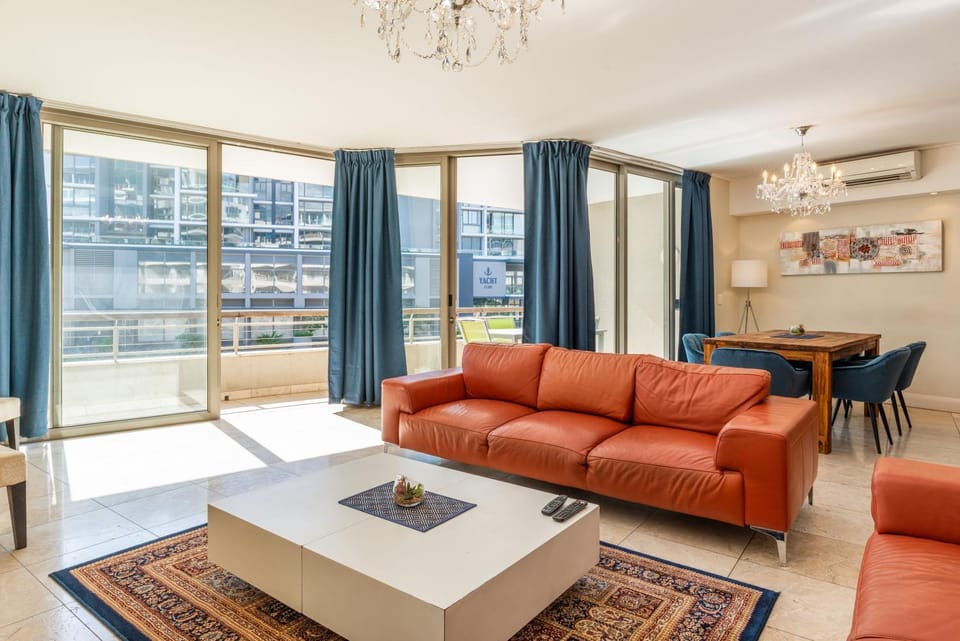 V&A Waterfront Luxury by Nivar Apartment in Cape Town