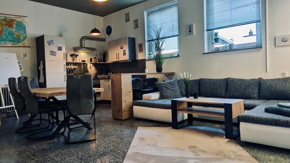Kitchen or kitchenette, Living room, Seating area, Dining area