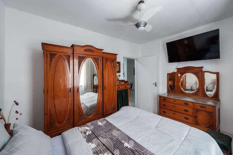 Apartamento pé na areia Gonzaga Apartment in Santos