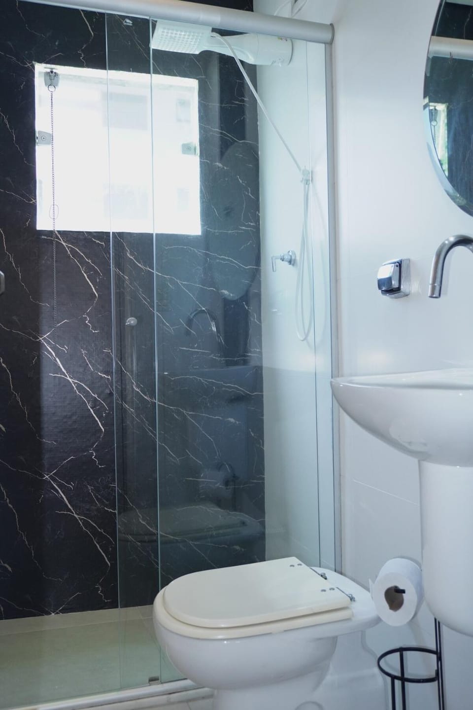 Ap Astúrias e Tombo com churrasqueira perto do mar Apartment in State of São Paulo