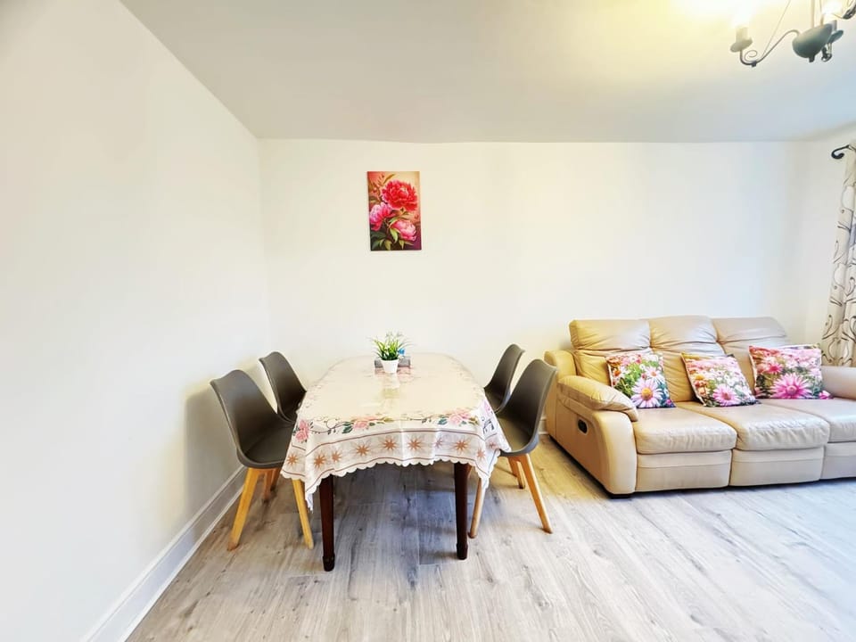 Luxury Ormeau Embankment Apartment-2 Double-bedroom Apartment in Belfast