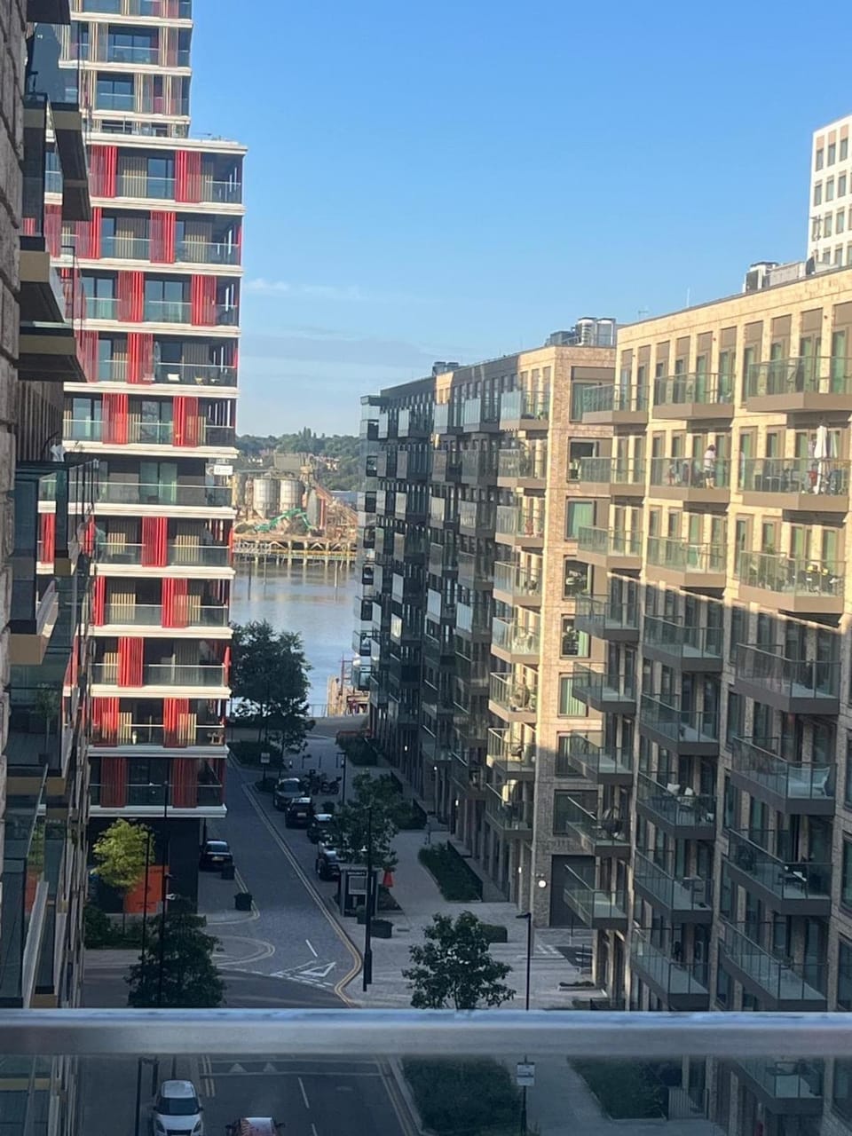 2 bedroom 2 bathroom Luxe Apartment Royal Wharf Apartment in London