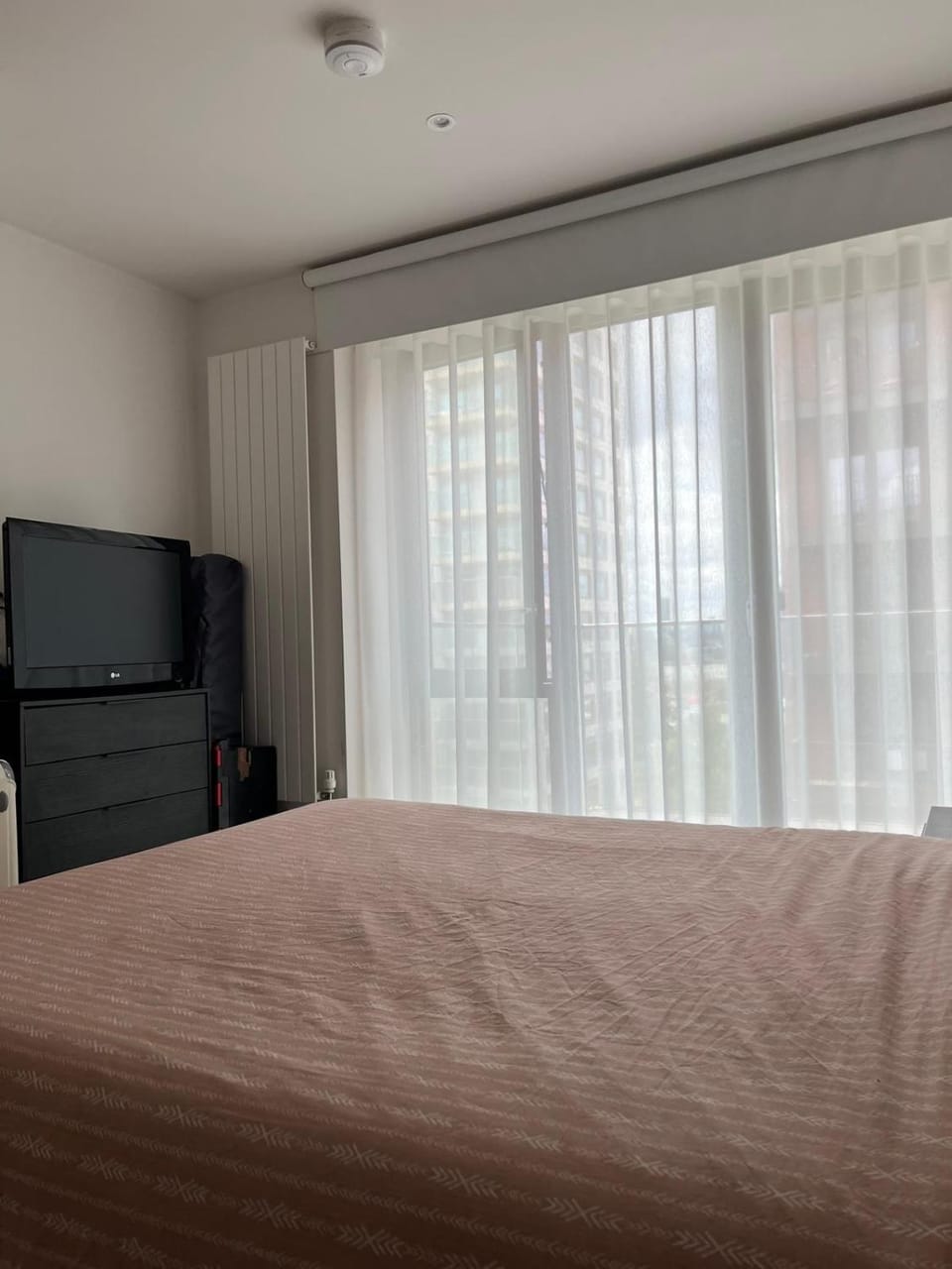 2 bedroom 2 bathroom Luxe Apartment Royal Wharf Apartment in London