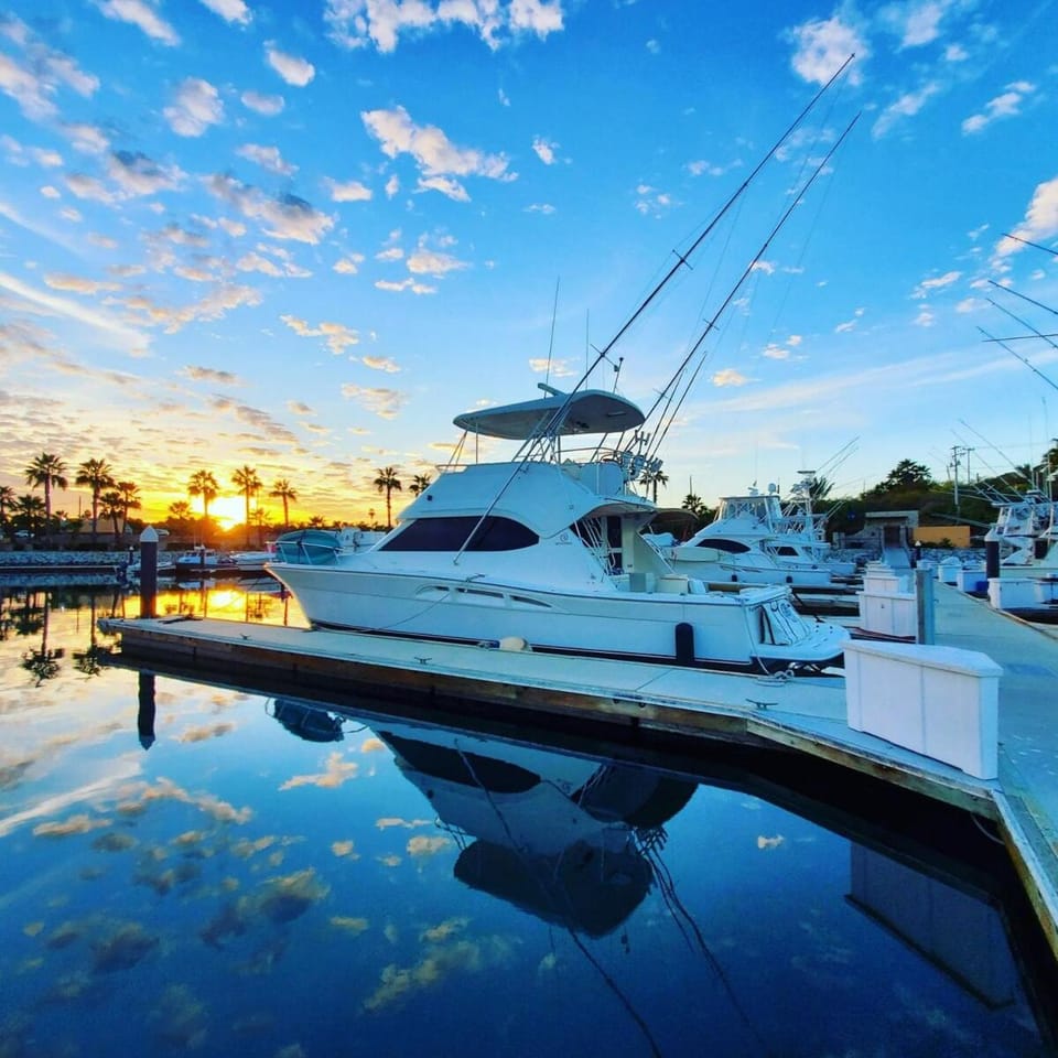 Private Yacht Walk to beach and Centro Relax Docked boat in Baja California Sur