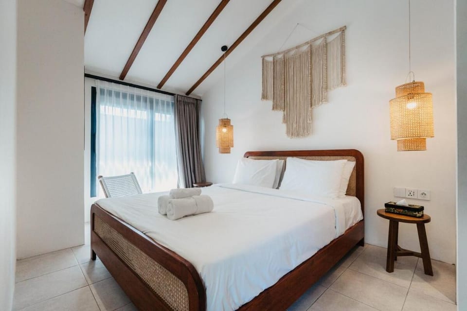 Hazelnut 1 - 2BR Cozy Wood Style Modern Escape GWK Villa in Kuta Selatan