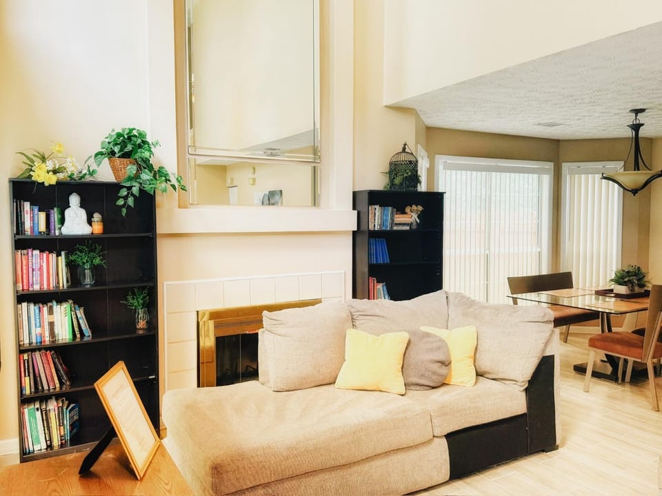 Library, Living room