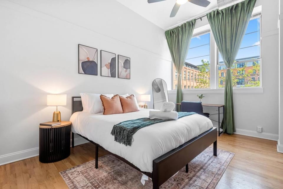 2BR City Getaway - Close to NYC - Prime Location Apartment in Hoboken