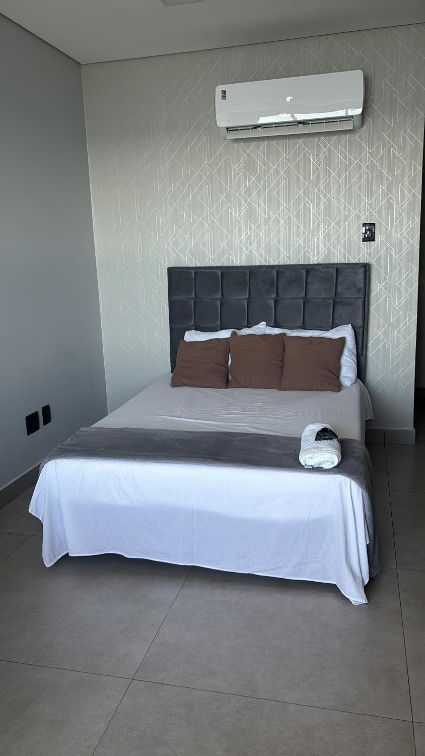 Bed, Bedroom, air conditioner