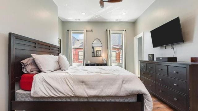 Bed, TV and multimedia, View (from property/room), Bedroom