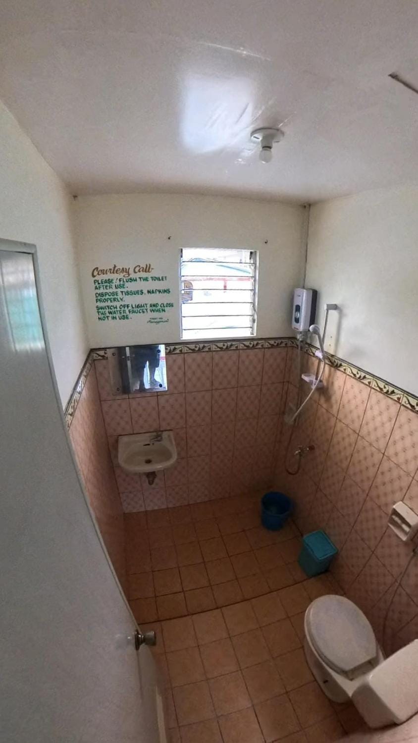 Buena Lynnes Annex Lodge Hostel in Puerto Galera