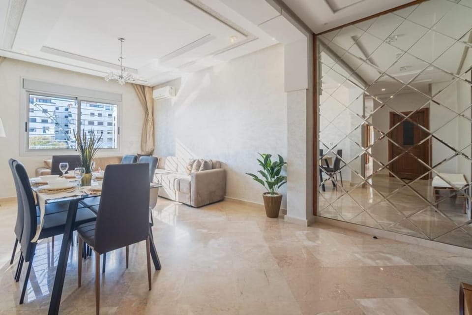 Confort and elegance - 3 Bedrooms - Free parking Apartment in Tangier