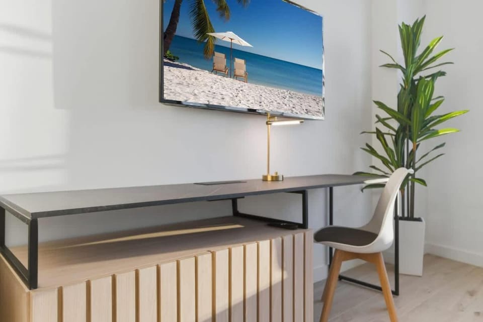 Miami Skyline 1BR Sleeps 4 with Elite Amenities Apartment in Miami