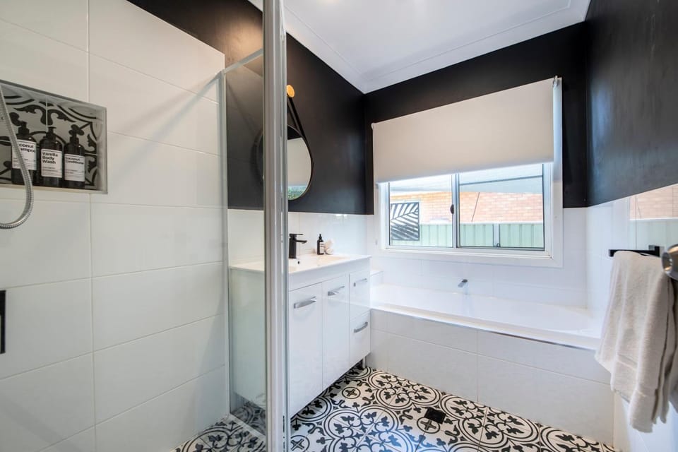 Shower, Bathroom, Bath