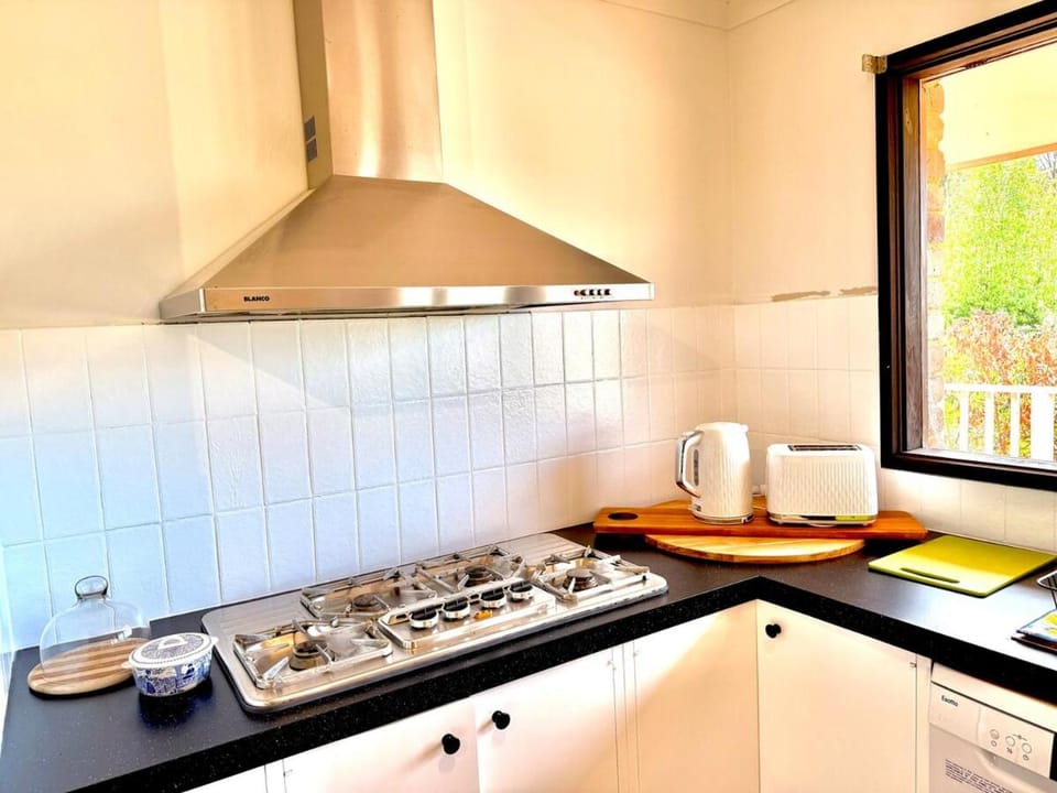 Yarra Valley Tuscany Estate with Private Views House in Yering