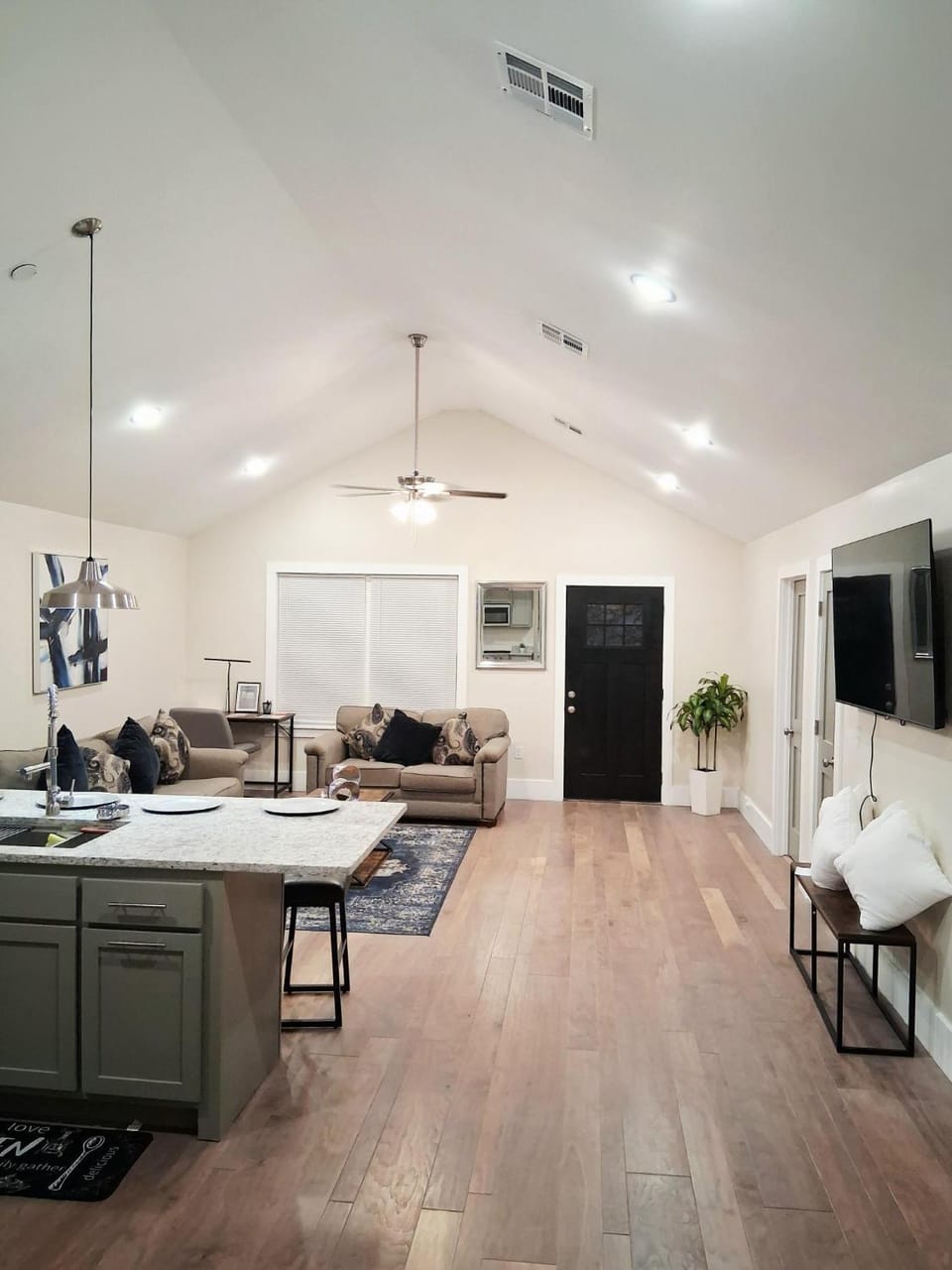 TV and multimedia, Kitchen or kitchenette, Living room, Seating area, Dining area, Evening entertainment