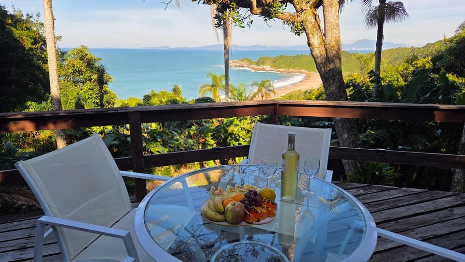 Natural landscape, View (from property/room), Balcony/Terrace, Food and drinks, Dining area, Sea view