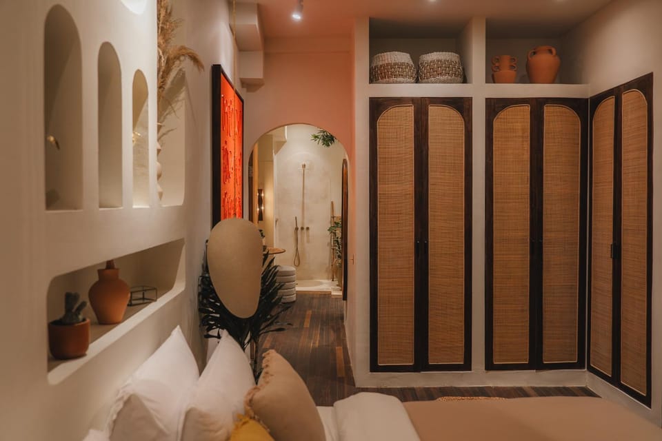 Bed, Photo of the whole room, Bedroom, wardrobe, air conditioner